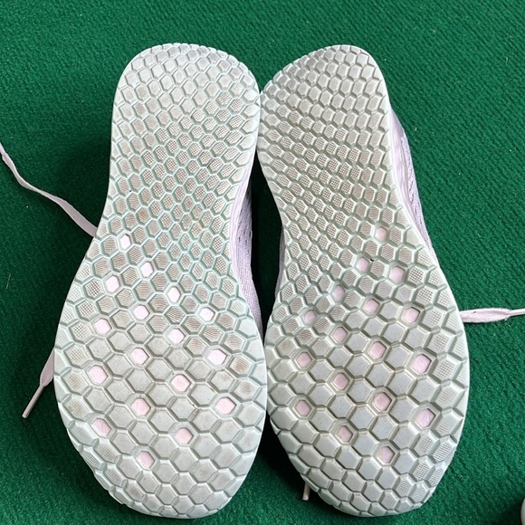 New Balance Women's Light Gray and Mint Athletic Shoes size 7,5 - Picture 5 of 5